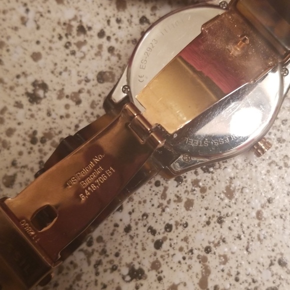 FOSSIL - Picture 3 of 3